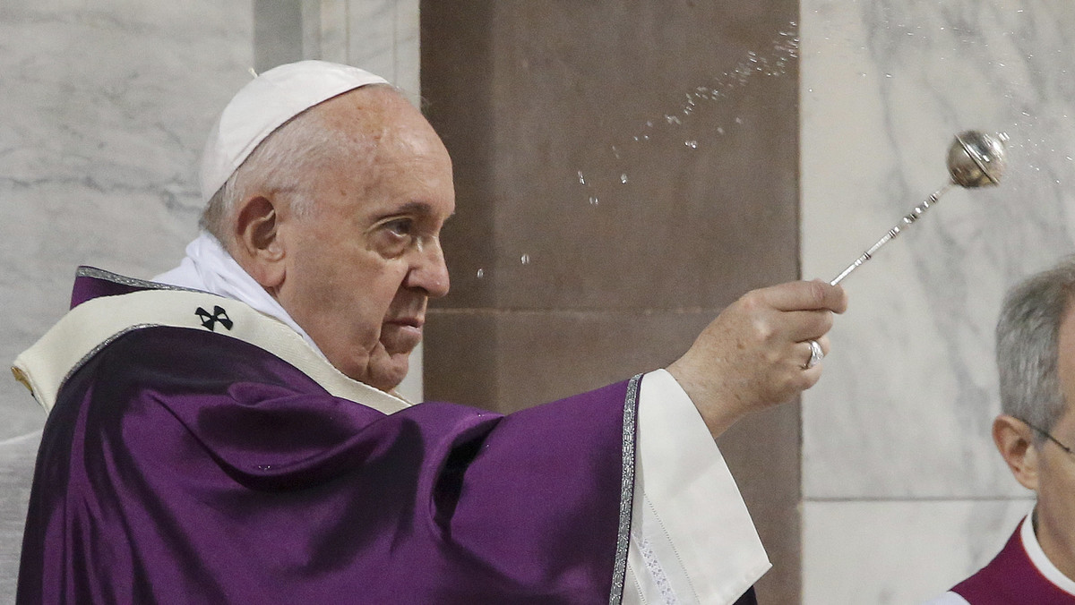 Z powodu "lekkiej niedyspozycji" papież Franciszek nie pojechał w czwartek do rzymskiej bazyliki świętego Jana na Lateranie, gdzie miał przewodniczyć liturgii pokutnej dla duchowieństwa z Wiecznego Miasta z okazji rozpoczęcia Wielkiego Postu - ogłosił Watykan.