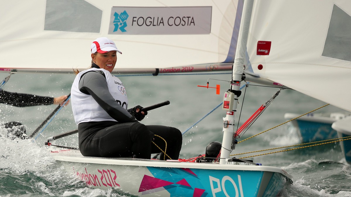 W dziesiątym, ostatnim wyścigu żeglarskiej klasy Laser Radial kobiet podczas igrzysk olimpijskich w Londynie, reprezentantka Polski Anna Weinzieher zajęła 27. miejsce. Wygrała Holenderka Marit Bouwmeester.