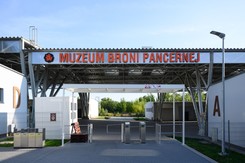 Odbudowany lekki czołg Vickers trafił do muzeum. 'Jedyny taki egzemplarz w Polsce' [ZDJĘCIA]