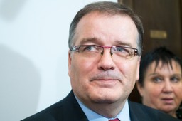 Dera: Złożenie przez PiS projektu nowelizacji ustawy o TK nie ma wpływu na decyzję prezydenta