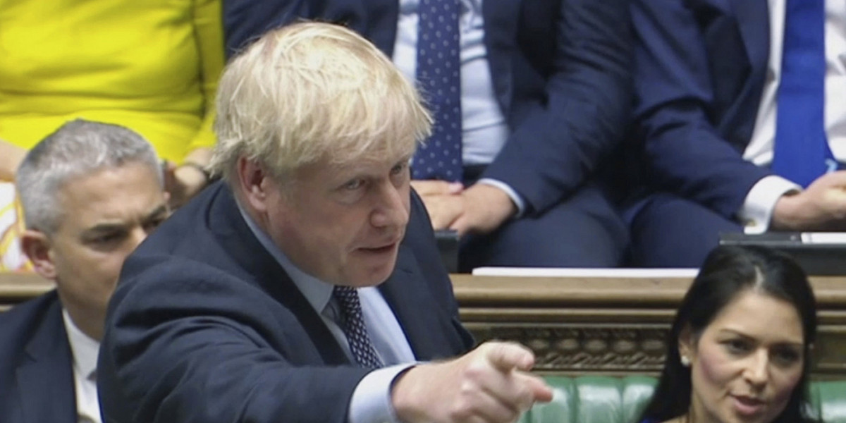 Brytyjski premier Boris Johnson był zobowiązany do zwrócenia się do UE o przedłużenie terminu brexitu do 31 października, po tym jak przegrał w sobotę głosowanie w Izbie Gmin.