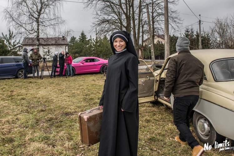 Karolina Pilarczyk na planie wideo 'IDA, czyli Jadą Wartburgiem'