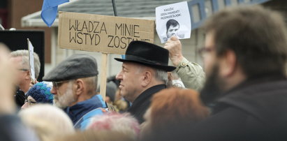 Kałuża oddaj mandat. Setki osób na proteście w Żorach