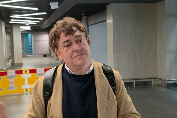 "ZORICA BRUNCLIK JE JAKO BOLESNA" Pevač na aerodromu otkrio nove informacije o koleginici, evo i zašto ne bi došao nikada da žirira u takmičenjima (VIDEO)