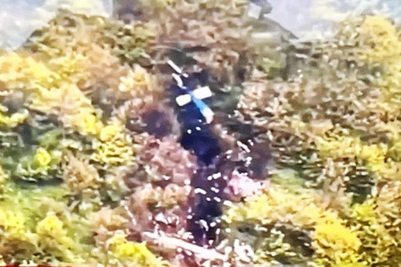 OD AVIONA OSTAO SAMO PLAVO-BELI REP Prvi snimci pada helikoptera iranskog predsednika: Sve izgorelo! (FOTO/VIDEO)