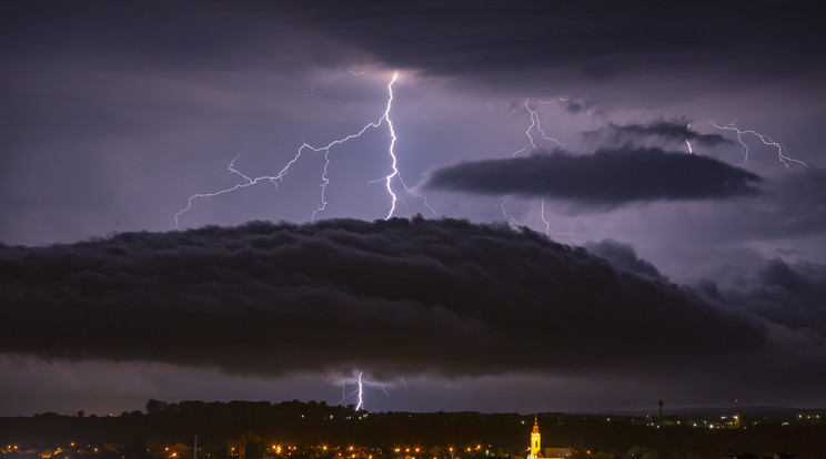 Az elmúlt hetekben heves viharok söpörtek végig az országon / Fotó:  MTI - Varga György