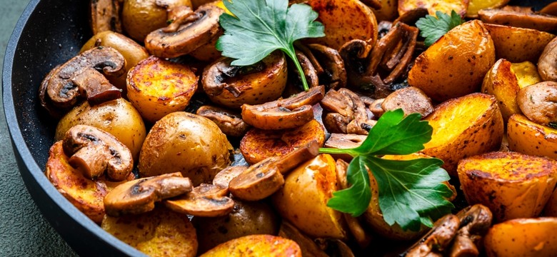Idealny sposób na smażone pieczarki. Będą świetne do faszerowanych jajek na Wielkanoc