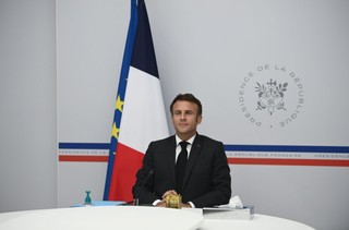 Prezydent Macron: Dostarczymy Ukrainie broń, radary i systemy przeciwlotnicze