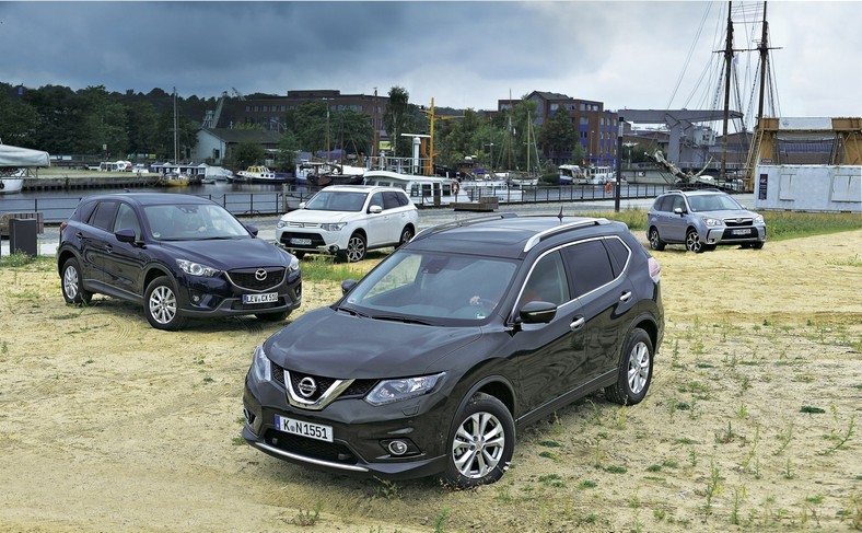 Porównanie Nissan XTrail walczy z Mazdą CX5, Mitsubishi