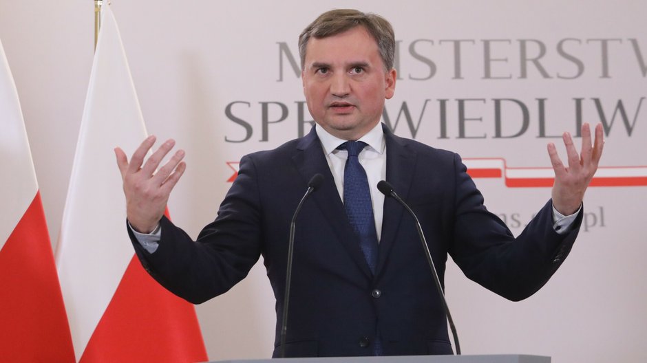 Konferencja ministra sprawiedliwości Zbigniewa Ziobry w listopadzie 2021 r.