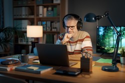 Arcytrudny QUIZ z języka polskiego. Wskaż poprawną formę, 8/8 to cud