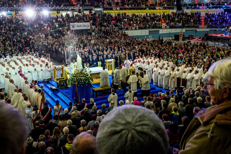 PREZYDENT, RZĄD I OJCIEC RYDZYK NA URODZINACH RADIA MARYJA
