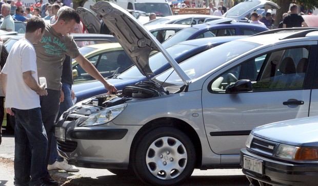 prodaja polovnih automobila  Foto  DBOZIC