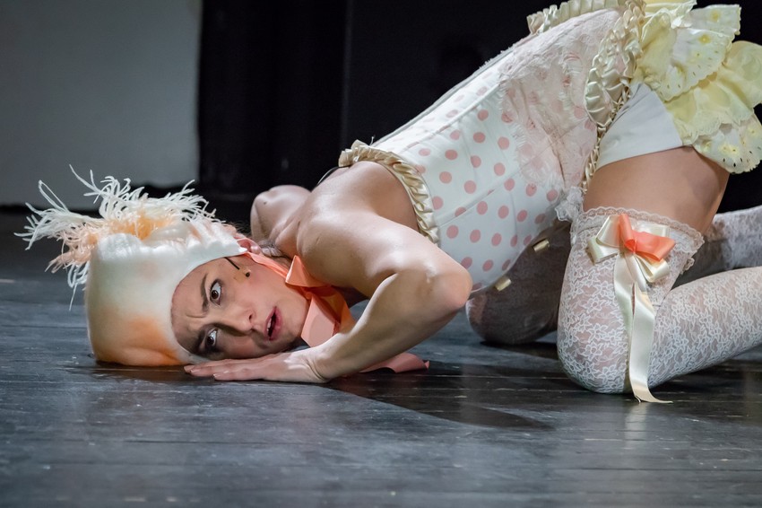 Scena iz predstave ''Til Ojlenšpigel'' Novosadskog pozorišta