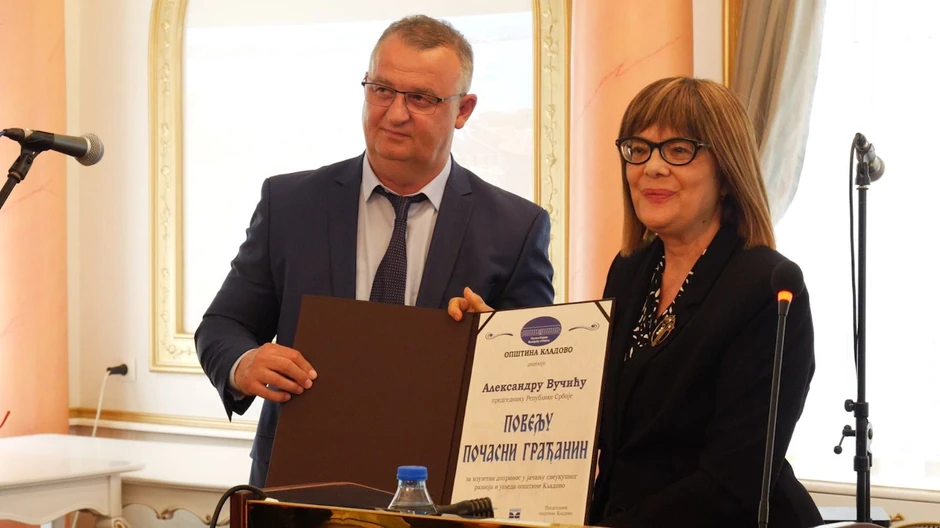 Predsednik opštine Kladovo i Maja Gojković