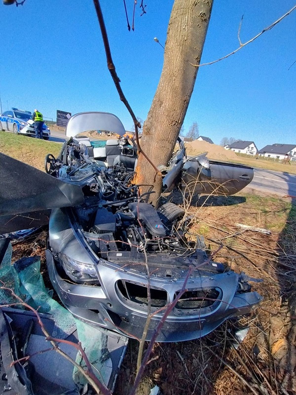 Dramatyczny wypadek w Garczegorzu pod Lęborkiem. To, co zostało z BMW budzi grozę