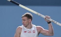 Srebrny medal Liska w skoku o tyczce podczas lekkoatletycznych HME