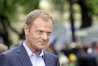 Tusk zwleka, przetargom grozi paraliż