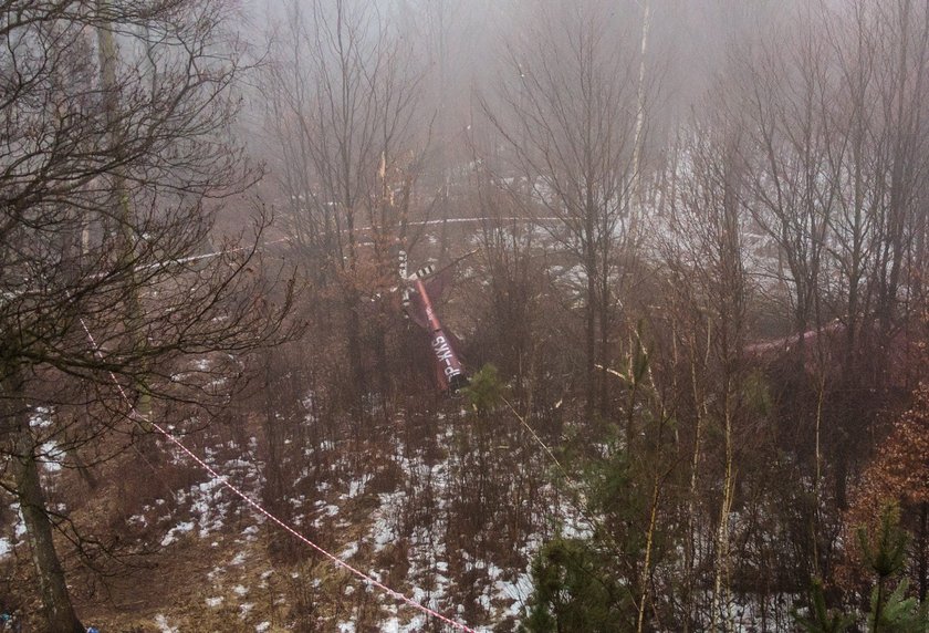 W Studzienicach k/Pszczyny rozbił się prywatny helikopter. Nie żyją dwie osoby