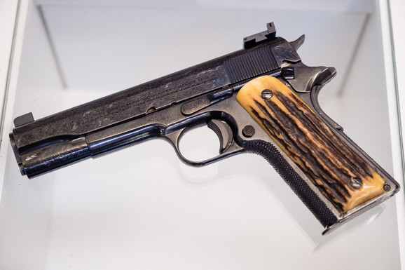 Legendarni pištolj Al Kaponea na aukciji po NEVEROVATNOJ ceni (FOTO)