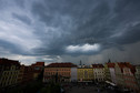 Burza nadeszła nad Wrocław w poniedziałek po południu