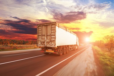 Duda zdecydował. Koniec "wyścigów słoni" na autostradach. Są jednak pewne wyjątki...