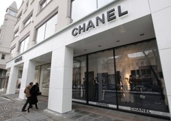 Chanel nie dla Rosjan. Koncern ogranicza sprzedaż także w butikach za granicą
