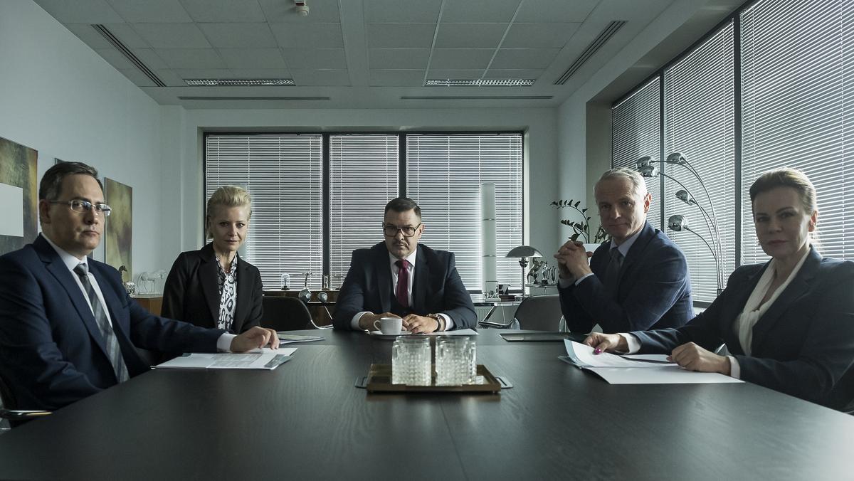 Kadr z „Banksterów w reż. Marcina Ziębińskiego. Film wszedł do kin 16 października 2020 r.