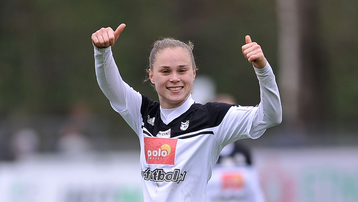 Stało się to, o czym mówiono od wielu miesięcy. 18-letnia Ewa Pajor przechodzi z Medyka Konin do jednej z najlepszych drużyn Europy, a więc VfL Wolfsburg. Przebojowa napastniczka podpisała kontrakt na dwa sezony. Wydaje się, że to dopiero początek jej wielkiej kariery.