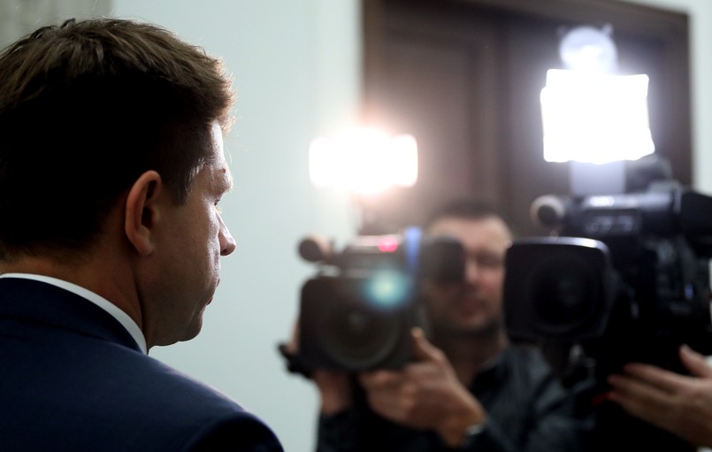 Petru zapytany w piątek w Sejmie przez dziennikarzy, jak się czuje bez immunitetu, odpowiedział: "Bardzo dobrze się czuję. Immunitet powinien chronić przed Wąsikami tego świata, a nie przed wykroczeniami"