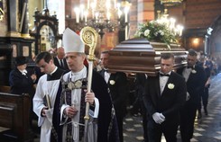 'Żył dla innych, nie dla siebie'. W Krakowie tłumy żegnały Zbigniewa Wodeckiego