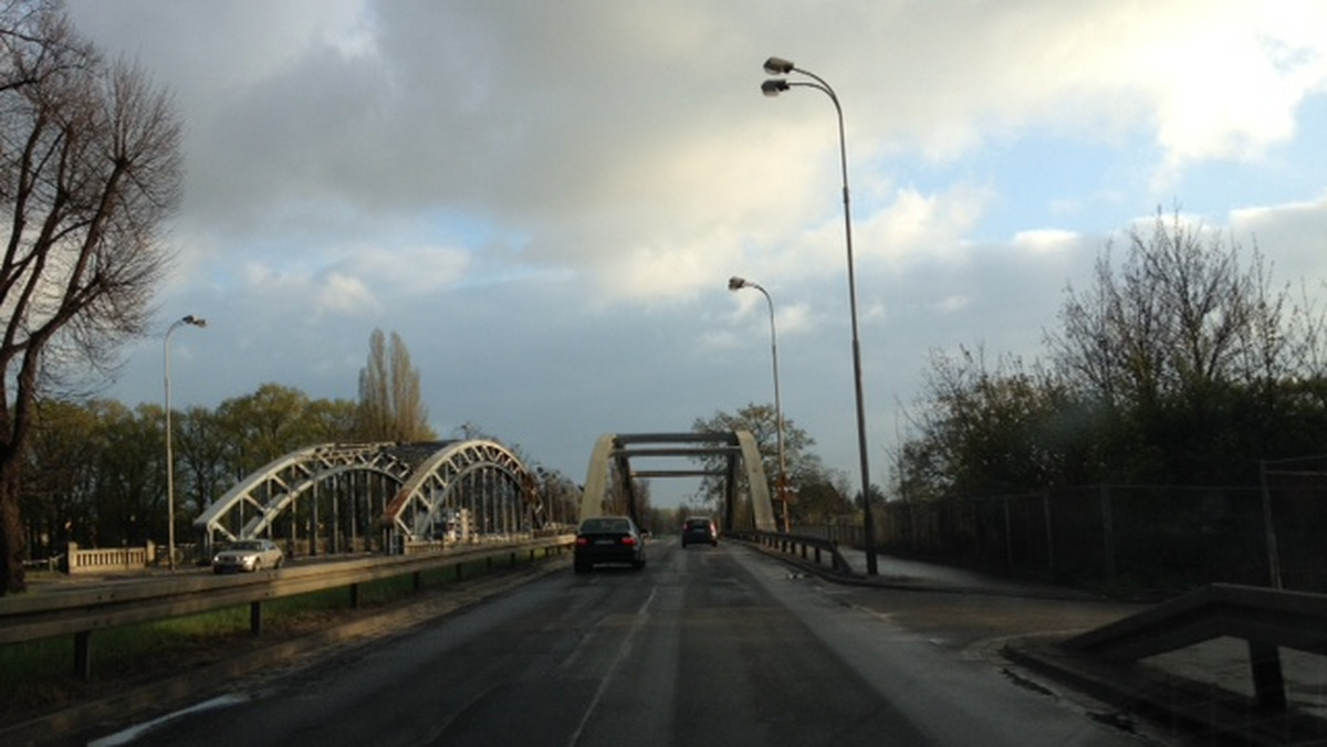 W nocy z piątku na sobotę drogowcy zamkną most Jagielloński Południowy. Na czas modernizacji – ruch w obu kierunkach będzie się odbywał północną przeprawą. Utrudnienia mogą potrwać nawet osiem miesięcy.