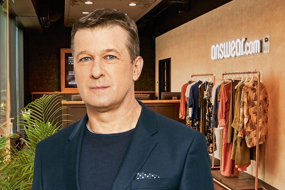 Krzysztof Bajołek nie jest typem showmana, pozostaje skromny i niepytany nie mówi o swoich sukcesach. Tymczasem jego odzieżowe biznesy wydają obfite owoce.