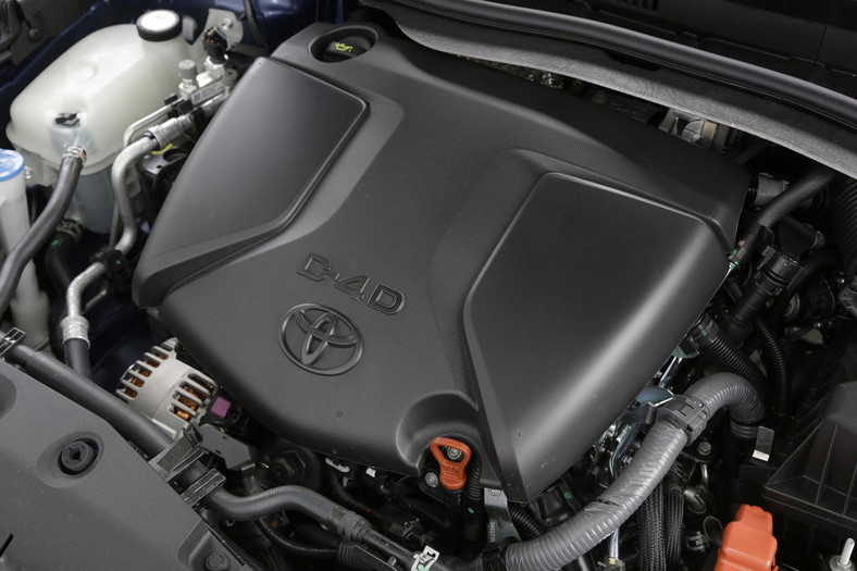 Nowa Toyota Avensis po liftingu nie odstaje od konkurentów
