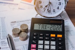 Polski Ład: wyższe wynagrodzenie może oznaczać dopłatę do podatku PIT w 2022 roku