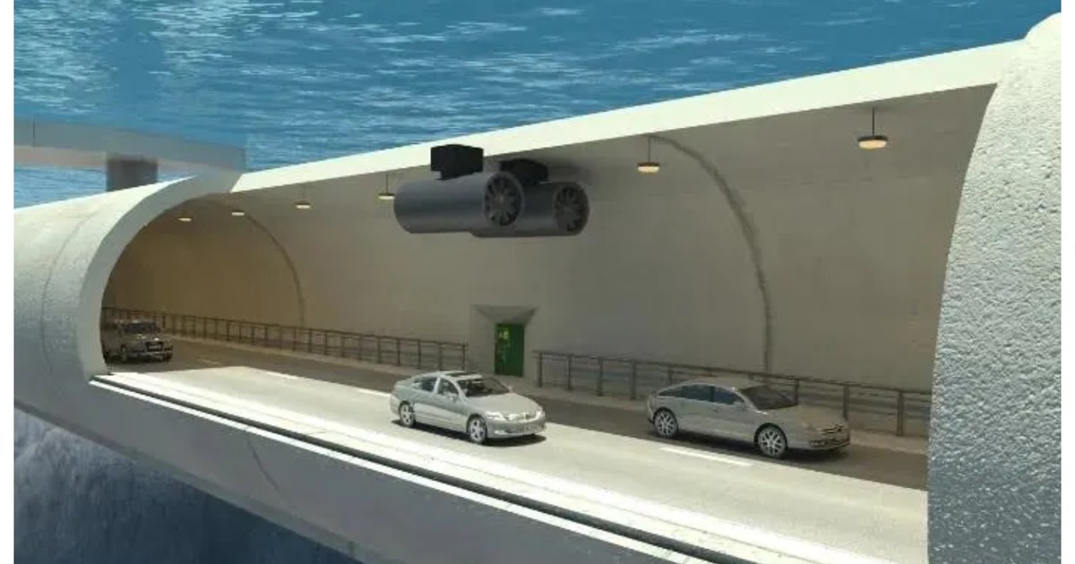 Europe and Africa could soon be linked by two underwater tunnel projects worth €800m and €20bn as shipping risks rise