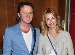 Przyćmił partnerkę... Wystrojony Wilczak na premierze