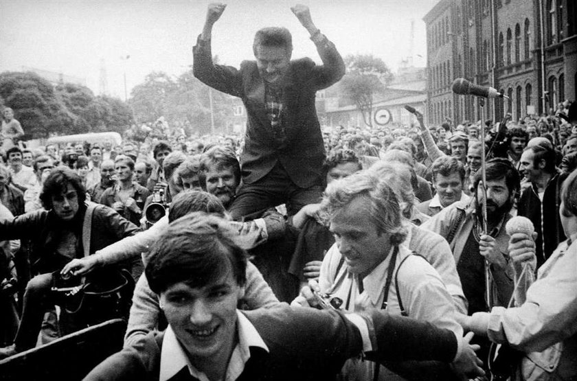 Tajemnicza śmierć oficera. Miał kwity na Wałęsę. Czy SB miało sobowtóra lidera Solidarności?