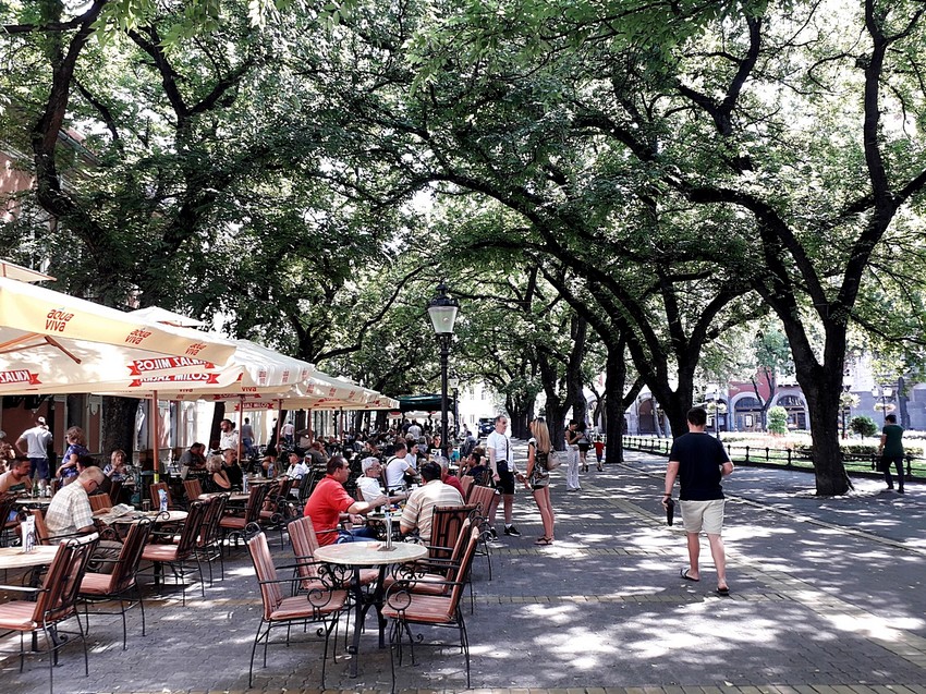 Deo ulice Korzo gde je uvek stepen niže od ostatka centra