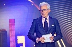 "Milionerzy" znikają z anteny TVN. Co dalej z Hubertem Urbańskim?