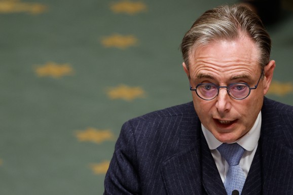 "Tretiraćemo vas kao Mađarsku ako ne pristanete": Brisel preti EU članici zbog zamrznute ruske imovine, ONA UPORNO ODBIJA