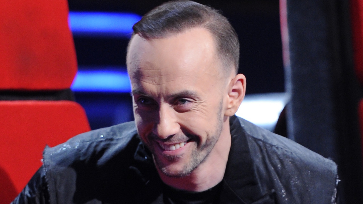 Nergal "ukrzyżował się", czym pochwalił się na Instagramie. Zdjęcie lidera grupy Behemoth wywołała niemały skandal w sieci. Niektórzy internauci po raz kolejny poczuli się urażeni publikacją gwiazdora.