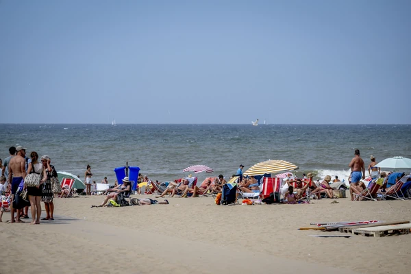 Srbi se zacenjuju od smeha zbog onoga što je ova žena OBULA NA PLAŽI: Kada je izašla iz plićaka, usledio je apsolutni ŠOK SEZONE - "Gospođa se ne postaje, gospođa se rađa"