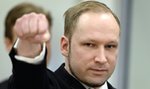 Breivik przed sądem pokazuje pięść