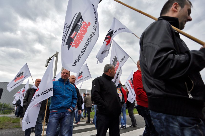 Protest i blokada drogi związkowców Fiata