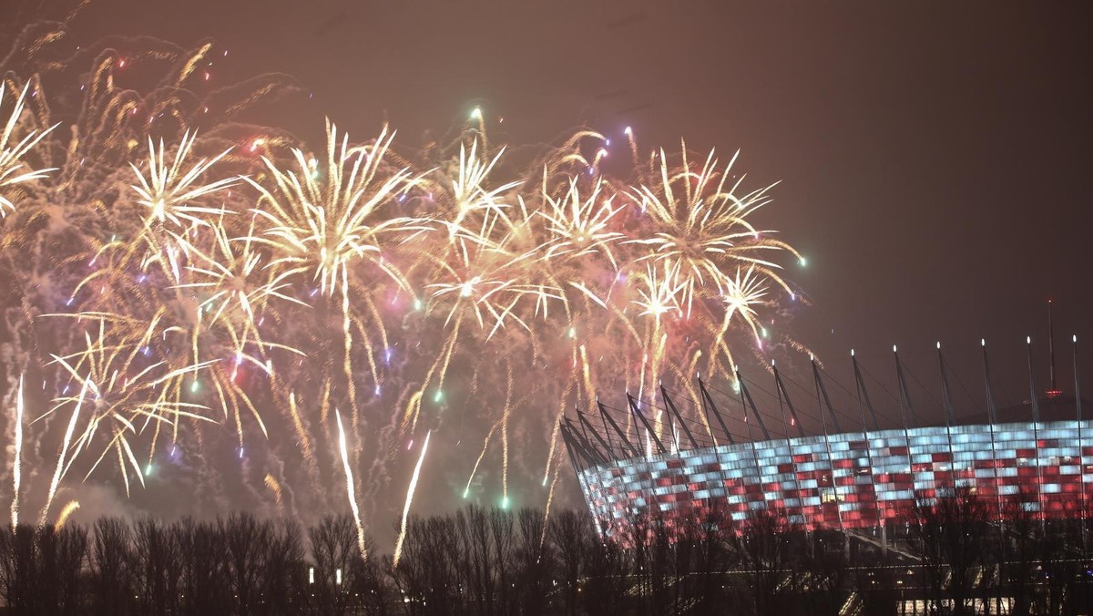 WARSZAWA NOWY ROK SZTUCZNE OGNIE