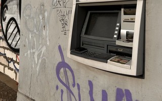 Banki nakazują trzymanie gotówki w domu. Obawiają się o systemy cyfrowe