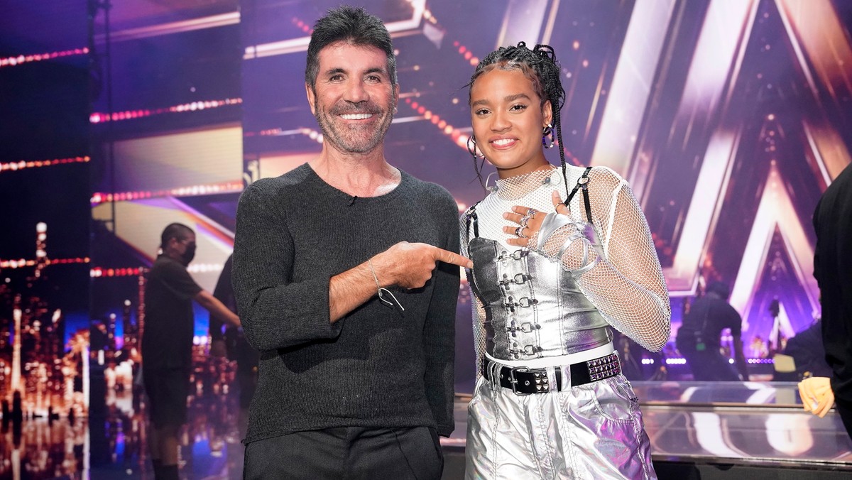 Sara James i Simon Cowell, juror „America’s Got Talent, podczas nagrywania programu