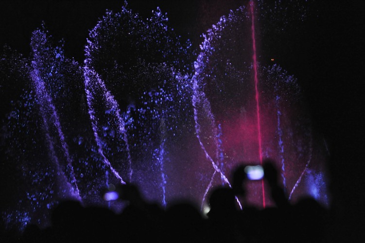 Pokaz 'Światła Wody' w Multimedialnym Parku Fontann