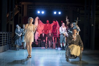 'Ciekawa pora roku'. Okrutna bajka bez morału i szczęśliwego zakończenia